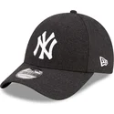 mutzen-gebogen-schwarz-verstellbares-band-9forty-the-league-melton-wool-der-new-york-yankees-mlb-von-new-era