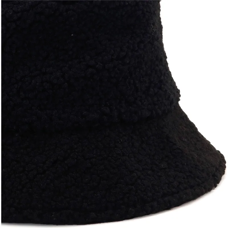 eimer-schwarz-der-bucket-negro-core-winter-von-puma