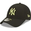 cappellino-nero-regolabile-con-visiera-curva-e-logo-verde-9forty-league-essential-dei-new-york-yankees-mlb-di-new-era