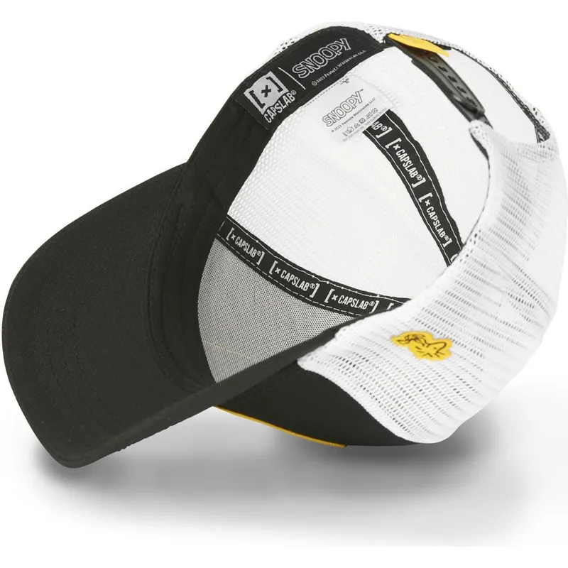 mutzen-gebogen-schwarz-snapback-snoopy-erdnusse-von-capslab