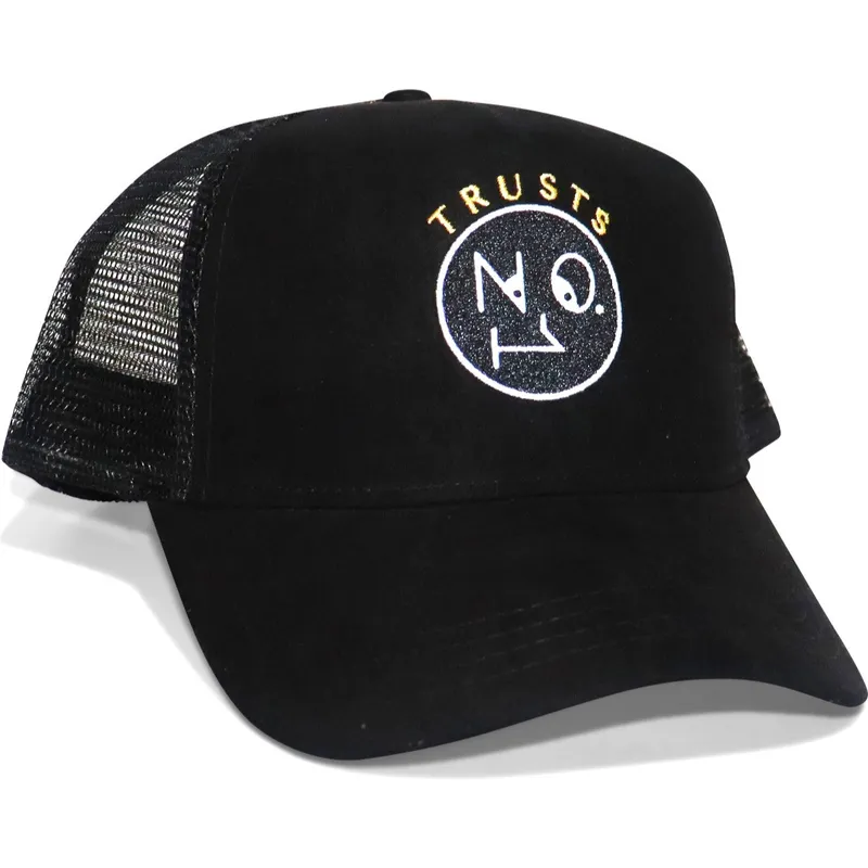czapka-trucker-czarna-trusts-no1-suede-black-gold-logo-od-the-no1-face