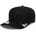 gorra-curva-negra-snapback-con-logo-negro-9fifty-tonal-stretch-snap-de-chicago-bulls-nba-de-new-era