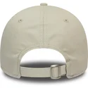 beige-justerbar-bojd-keps-med-svart-logotyp-9forty-league-essential-fran-new-york-yankees-mlb-av-new-era