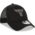 gorra-trucker-negra-con-logo-negro-9forty-a-frame-tonal-de-chicago-bulls-nba-de-new-era