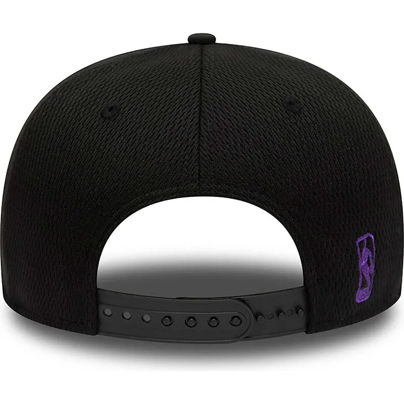 mutzen-flach-schwarz-snapback-9fifty-print-infill-der-los-angeles-lakers-nba-von-new-era