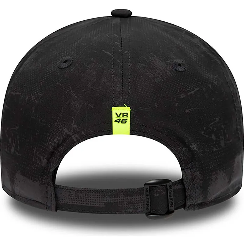 mutzen-gebogen-schwarz-verstellbares-band-valentino-rossi-vr46-9forty-all-over-print-der-valentino-rossi-vr46-motogp-von-new-era