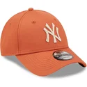 mutzen-gebogen-orange-verstellbares-band-9forty-league-essential-der-new-york-yankees-mlb-von-new-era