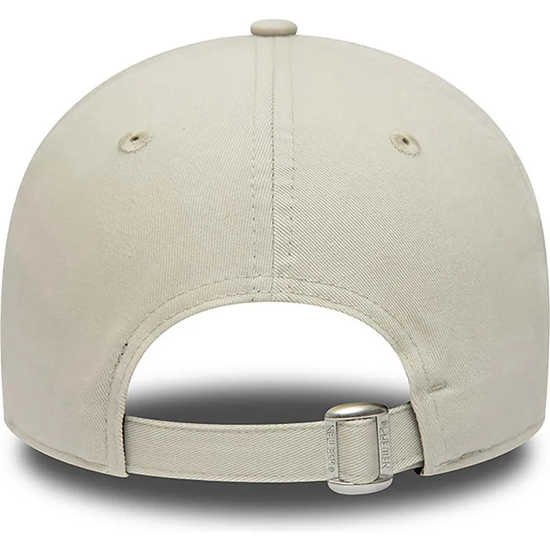 mutzen-gebogen-beige-verstellbares-band-valentino-rossi-vr46-9forty-essential-der-valentino-rossi-vr46-motogp-von-new-era mutzen-gebogen-beige-verstellbares-band-valentino-rossi-vr46-9forty-essential-der-valentino-rossi-vr46-motogp-von-new-era