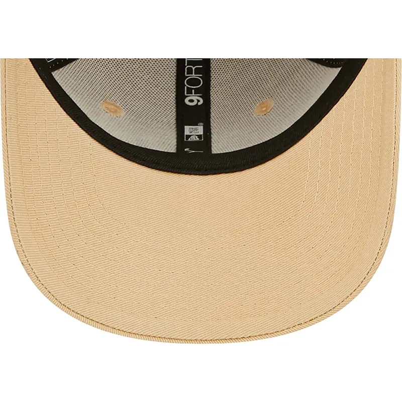 mutzen-gebogen-beige-verstellbares-band-fur-kinder-marron-9forty-league-essential-der-new-york-yankees-mlb-von-new-era