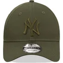 mutzen-gebogen-grun-snapback-9forty-league-essential-der-new-york-yankees-mlb-von-new-era