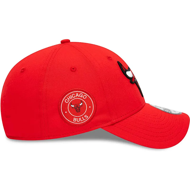 mutzen-gebogen-rot-verstellbares-band-9forty-team-side-patch-der-chicago-bulls-nba-von-new-era mutzen-gebogen-rot-verstellbares-band-9forty-team-side-patch-der-chicago-bulls-nba-von-new-era