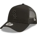 schwarze-trucker-kappe-mit-schwarzem-logo-a-frame-tonal-mesh-von-chicago-white-sox-mlb-von-new-era
