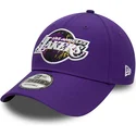 mutzen-gebogen-violett-verstellbares-band-9forty-print-infill-der-los-angeles-lakers-nba-von-new-era