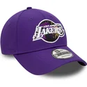 mutzen-gebogen-violett-verstellbares-band-9forty-print-infill-der-los-angeles-lakers-nba-von-new-era