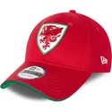 rote-verstellbare-9forty-kappe-mit-gebogenem-schirm-wales-fussball-weltmeisterschaft-von-new-era