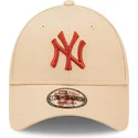 mutzen-gebogen-beige-verstellbares-band-marron-9forty-league-essential-der-new-york-yankees-mlb-von-new-era