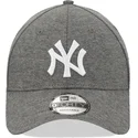 szara-regulowana-czapka-z-daszkiem-9forty-jersey-new-york-yankees-mlb-new-era