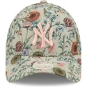 casquette-courbee-beige-ajustable-pour-femme-9forty-all-over-print-floral-new-york-yankees-mlb-new-era