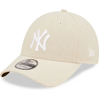 Verstellbare beige 9FORTY Linen Curved Cap der New York Yankees MLB von New Era