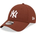 mutzen-gebogen-braun-verstellbares-band-9forty-linen-der-new-york-yankees-mlb-von-new-era