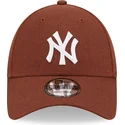 mutzen-gebogen-braun-verstellbares-band-9forty-linen-der-new-york-yankees-mlb-von-new-era