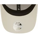 bezowa-regulowana-czapka-z-daszkiem-9forty-monogram-new-york-yankees-mlb-dla-kobiet-od-new-era