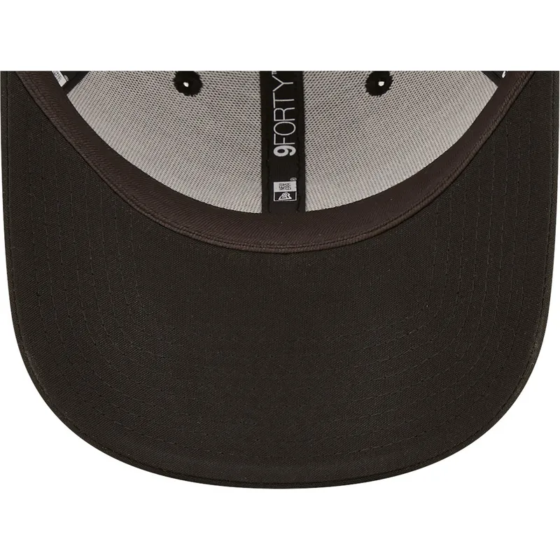 mutzen-gebogen-schwarz-verstellbares-band-9forty-von-new-era