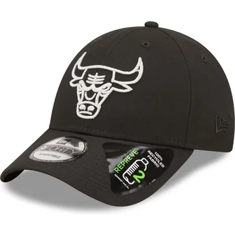 Gorra curva negra ajustable 9FORTY Repreve Monochrom de Chicago Bulls NBA de New Era