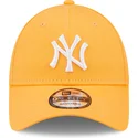 mutzen-gebogen-orange-verstellbares-band-claro-9forty-league-essential-der-new-york-yankees-mlb-von-new-era