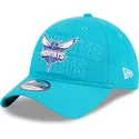 gorra-curva-azul-ajustable-9twenty-draft-edition-2023-de-charlotte-hornets-nba-de-new-era