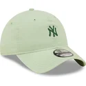 mutzen-gebogen-grun-verstellbares-band-claro-9twenty-mini-der-new-york-yankees-mlb-von-new-era