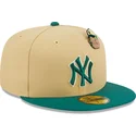 gorra-plana-beige-y-verde-ajustada-59fifty-the-elements-earth-pin-de-new-york-yankees-mlb-de-new-era