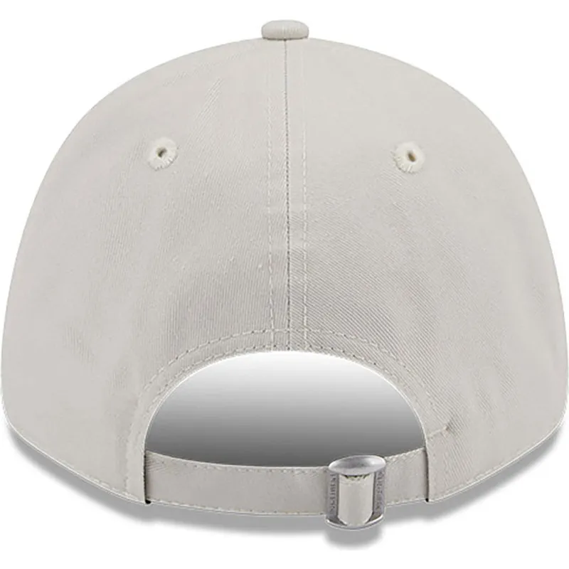 mutzen-gebogen-beige-verstellbares-band-9forty-seasonal-der-vespa-piaggio-von-new-era mutzen-gebogen-beige-verstellbares-band-9forty-seasonal-der-vespa-piaggio-von-new-era