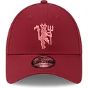 rote-verstellbare-kappe-mit-gebogenem-schirm-und-rotem-logo-9forty-seasonal-von-manchester-united-football-club-premier-league-v