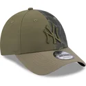mutzen-gebogen-grun-verstellbares-band-9forty-multi-texture-der-new-york-yankees-mlb-von-new-era
