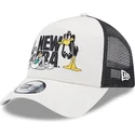 casquette-trucker-beige-a-frame-bugs-bunny-et-daffy-duck-looney-tunes-new-era