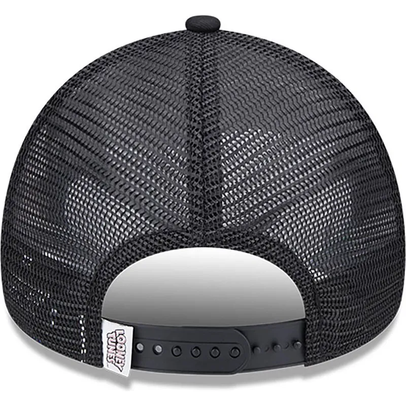 mutzen-gebogen-schwarz-snapback-a-frame-der-coyote-y-correcaminos-looney-tunes-von-new-era