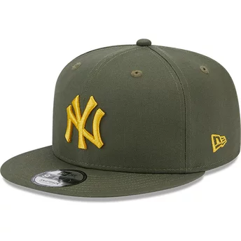 New Era Flat Brim Yellow Logo 9FIFTY Side Patch New York Yankees MLB Green Snapback Cap