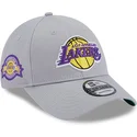 gorra-curva-gris-ajustable-9forty-team-side-patch-de-los-angeles-lakers-nba-de-new-era