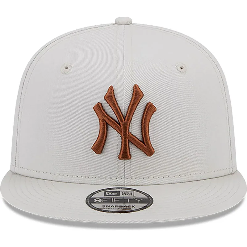 mutzen-flach-beige-snapback-marron-9fifty-league-essential-der-new-york-yankees-mlb-von-new-era