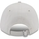 mutzen-gebogen-beige-verstellbares-band-9forty-league-essential-der-new-york-yankees-mlb-von-new-era