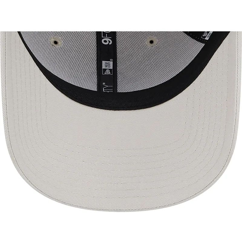 mutzen-gebogen-beige-verstellbares-band-9forty-league-essential-der-new-york-yankees-mlb-von-new-era mutzen-gebogen-beige-verstellbares-band-9forty-league-essential-der-new-york-yankees-mlb-von-new-era
