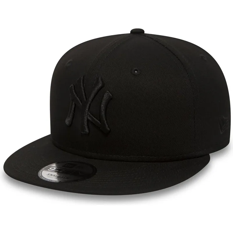 schwarze-flache-snapback-kappe-9fifty-black-on-black-der-new-york-yankees-mlb-von-new-era
