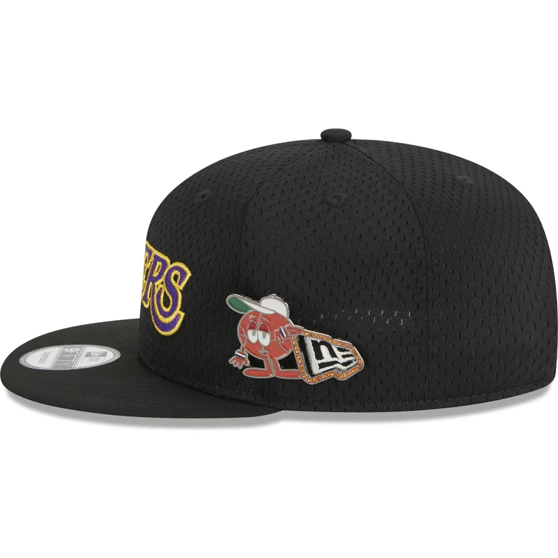 schwarze-flache-snapback-kappe-9fifty-post-up-pin-der-los-angeles-lakers-nba-von-new-era