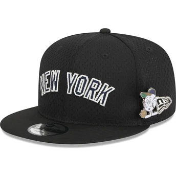 Czarna płaska czapka snapback 9FIFTY Post-Up Pin New York Yankees MLB od New Era