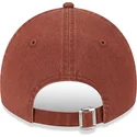 mutzen-gebogen-braun-verstellbares-band-9twenty-league-essential-der-new-york-yankees-mlb-von-new-era