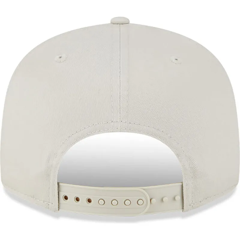 gorra-plana-beige-snapback-con-logo-marron-9fifty-league-essential-de-los-angeles-dodgers-mlb-de-new-era