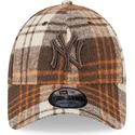 mutzen-gebogen-braun-verstellbares-band-9forty-check-der-new-york-yankees-mlb-von-new-era