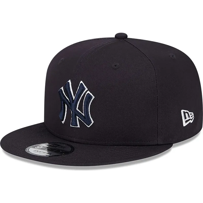 marineblaue-flache-snapback-kappe-mit-marineblauen-logo-9fifty-side-patch-script-der-new-york-yankees-mlb-von-new-era
