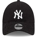 schwarze-verstellbare-curved-cap-9forty-teddy-der-new-york-yankees-mlb-von-new-era